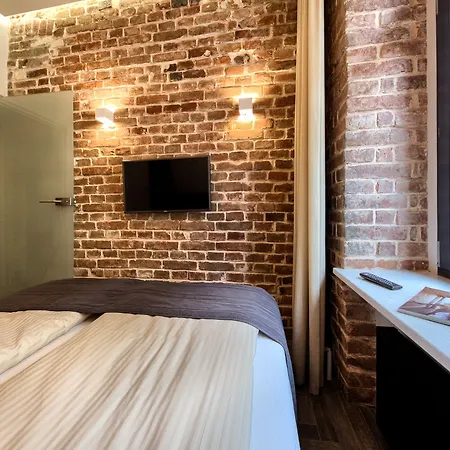 2/3 Old Town Apartment